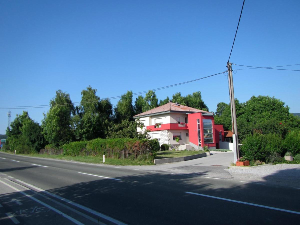 Pod Orehi Bed & Breakfast Postojna Dış mekan fotoğraf